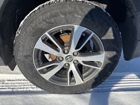 Used 2018 Toyota RAV4 XLE image 3