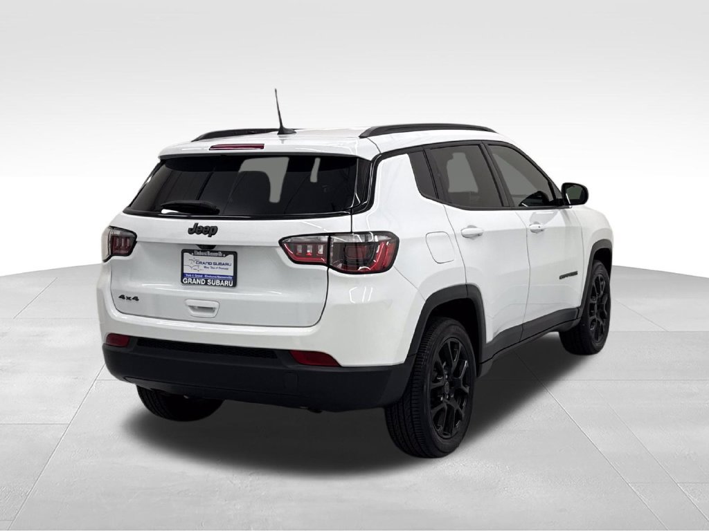 Used 2025 Jeep Compass Latitude w/ Altitude Special Edition AWD/4WD image 8