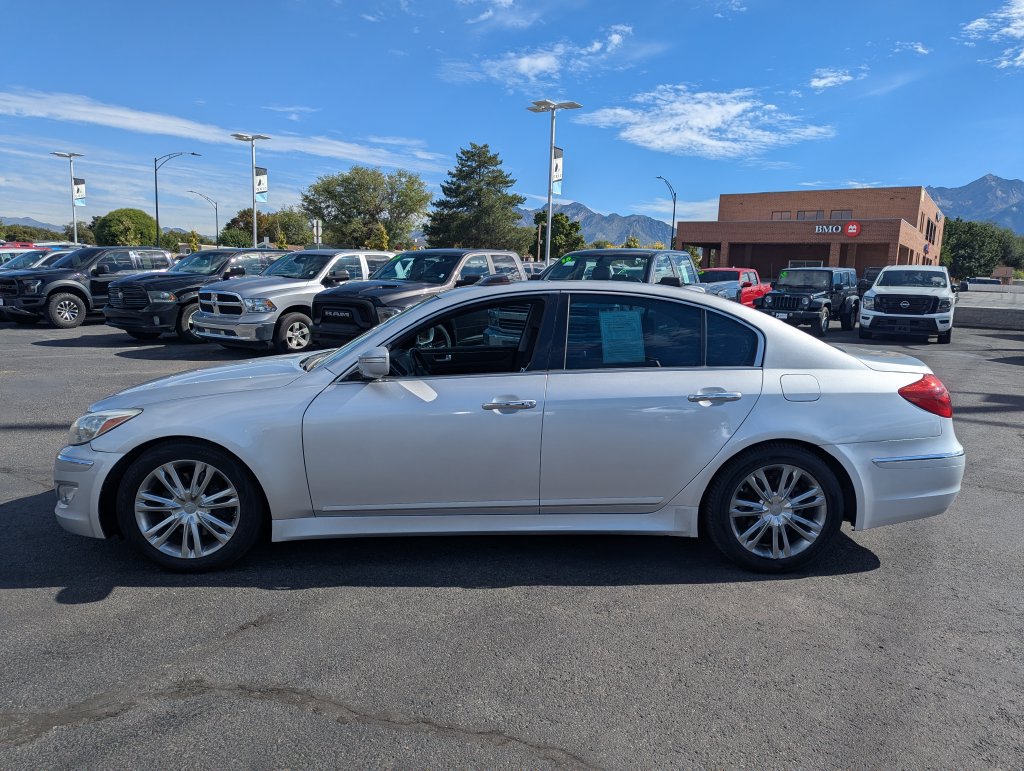 Used 2014 Hyundai Genesis 3.8 w/ Technology Package 03 RWD image 8