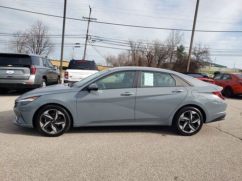 Used 2023 Hyundai Elantra SEL w/ Convenience Package image 8