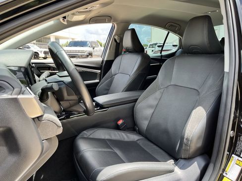 Used 2025 Toyota Camry XLE FWD image 22