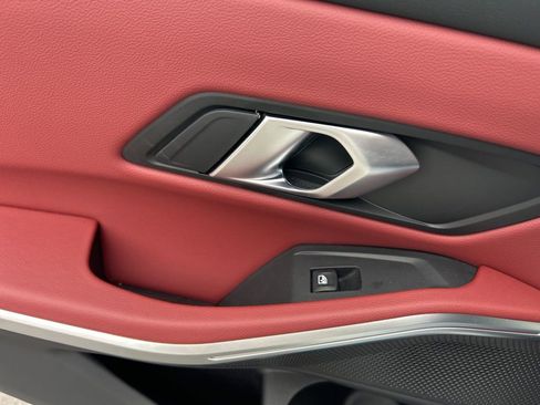 Used 2025 BMW 330i Sedan w/ M Sport Package RWD image 29