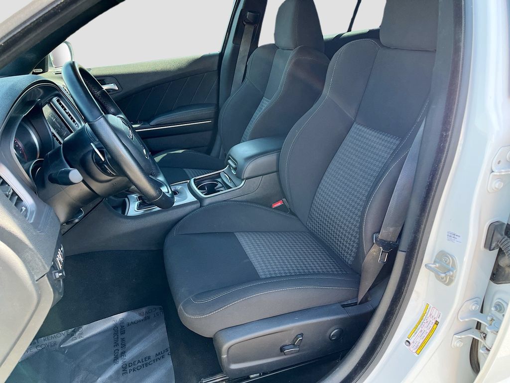Used 2023 Dodge Charger Scat Pack w/ Navigation & Travel Group RWD image 21