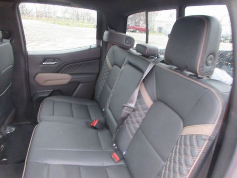 New 2026 GMC Canyon Denali image 15