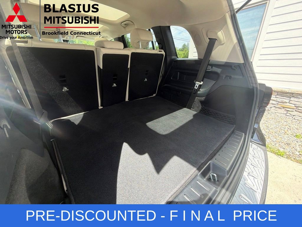 Used 2022 Mercedes-Benz GLB 250 4MATIC w/ Premium Package Lite image 16