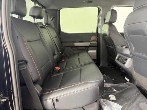 New 2026 Ford F250 Lariat w/ FX4 Off-Road Package image 30