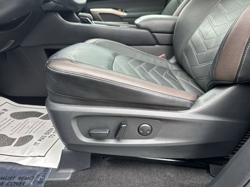 Used 2024 Nissan Pathfinder Platinum image 30