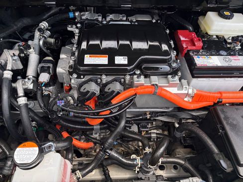 Certified 2023 Subaru Solterra AWD image 30