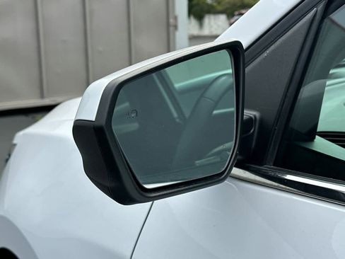 Used 2024 Chevrolet Equinox LT image 20