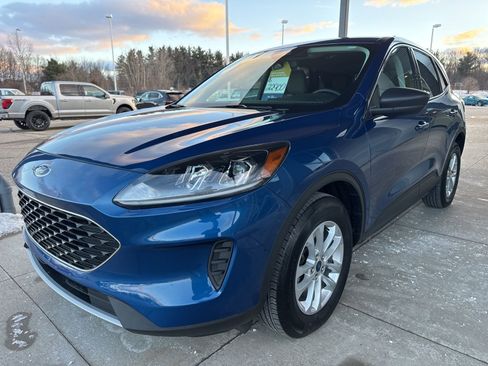 Used 2022 Ford Escape SE w/ Convenience Package image 2