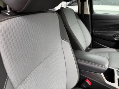 Used 2019 Ford Escape SE FWD image 36