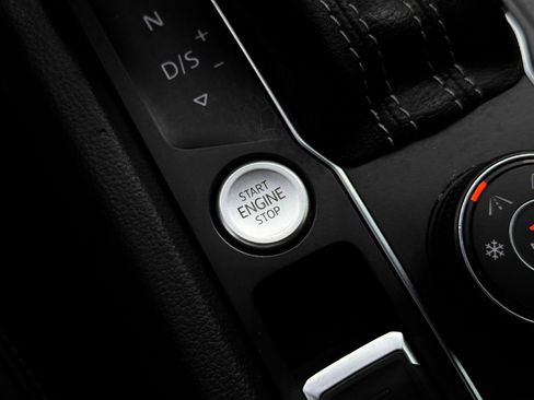 Used 2021 Volkswagen Atlas SE image 48