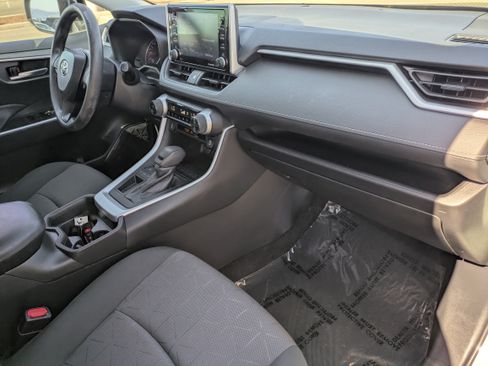 Used 2021 Toyota RAV4 XLE w/ Convenience Package FWD image 12