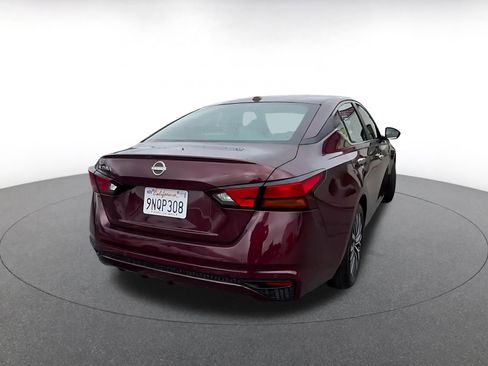 Used 2025 Nissan Altima 2.5 SV FWD image 15