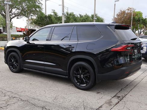 Used 2025 Toyota Grand Highlander AWD image 10