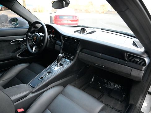 Used 2019 Porsche 911 Carrera GTS image 37