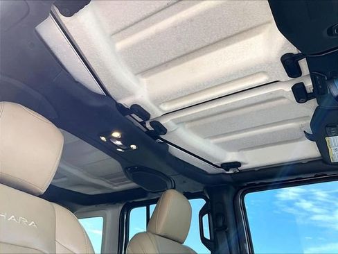 Used 2019 Jeep Wrangler Unlimited Sahara image 22