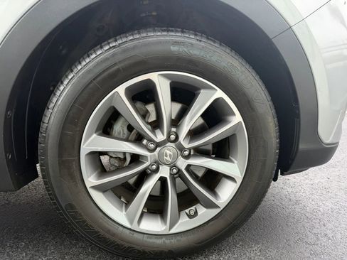 Used 2018 Hyundai Santa Fe SE FWD image 35