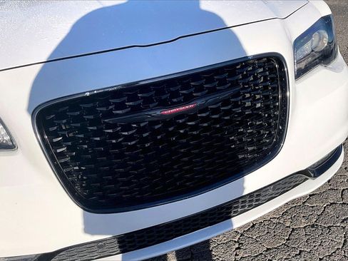 Used 2023 Chrysler 300 S image 33
