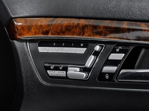 Used 2013 Mercedes-Benz S 550 4MATIC image 54