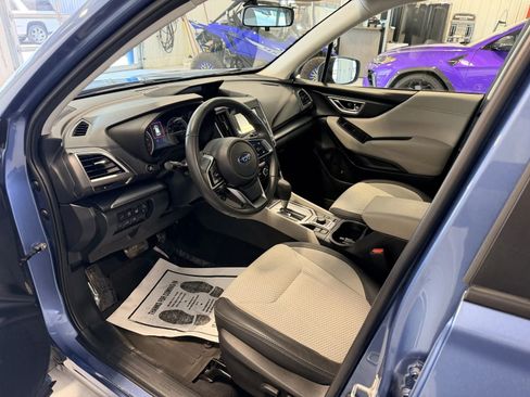 Used 2023 Subaru Forester Premium AWD/4WD image 9