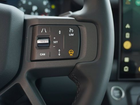 New 2026 Land Rover Defender 130 X-Dynamic SE image 18