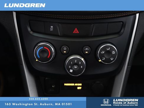 Used 2020 Chevrolet Trax LT w/ Redline Edition FWD image 23