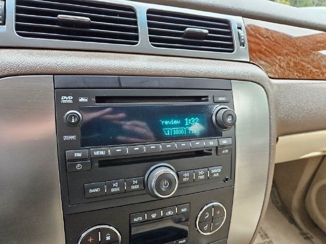 Used 2007 GMC Yukon XL SLT w/ SLT Preferred Equipment Group AWD/4WD image 32