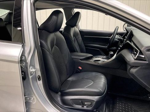 Certified 2022 Toyota Camry XLE w/ Navigation Upgrade Package FWD image 7