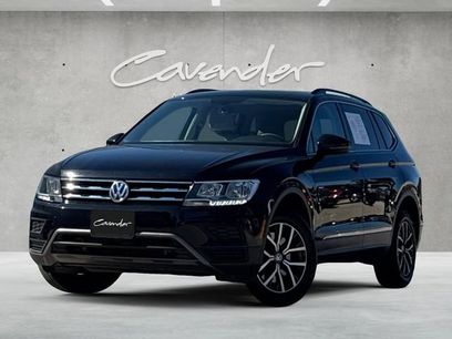 Used 2020 Volkswagen Tiguan SE w/ Panoramic Sunroof Package