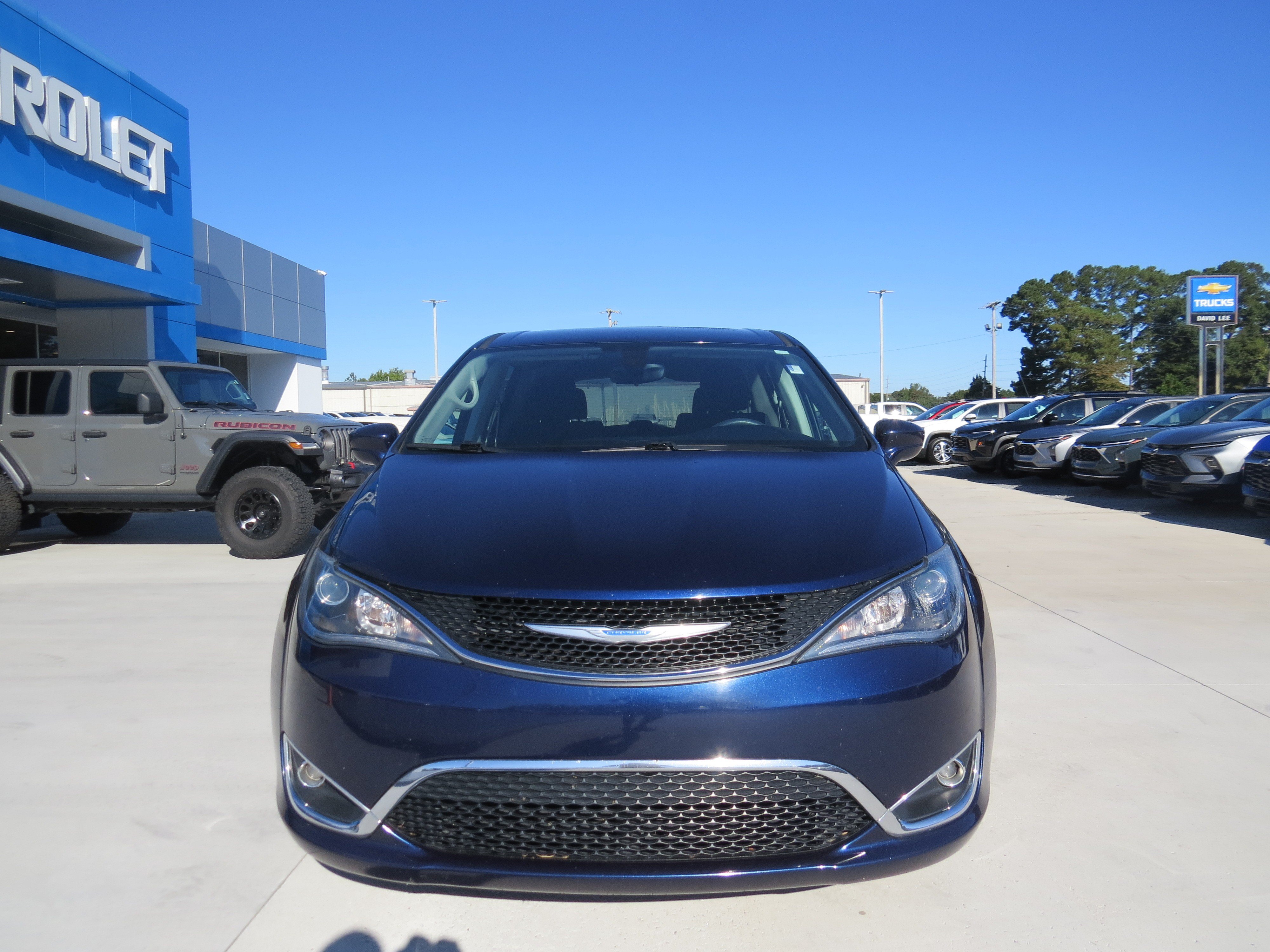 Used 2018 Chrysler Pacifica Touring Plus FWD image 10