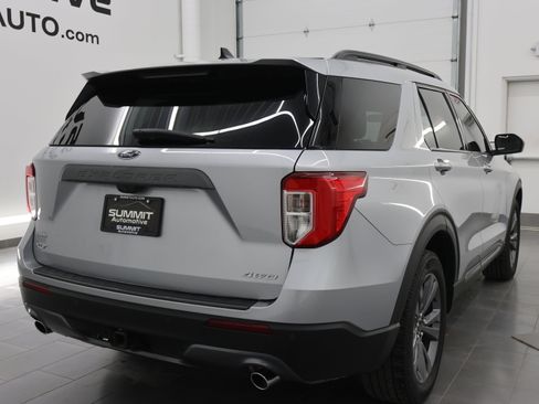 Used 2021 Ford Explorer XLT w/ Equipment Group 202A AWD/4WD image 5