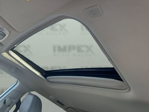 Used 2024 Toyota Sienna XLE image 11