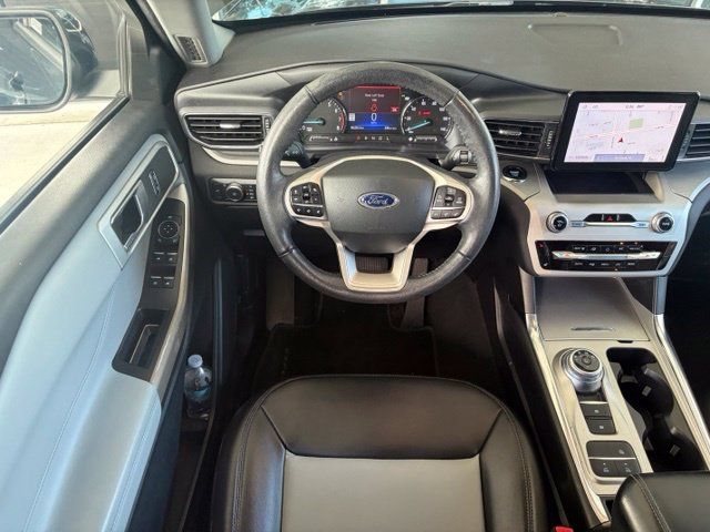 Used 2022 Ford Explorer XLT w/ Equipment Group 202A RWD image 12