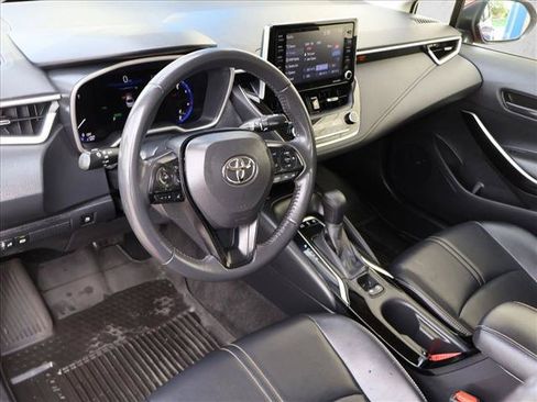 Used 2022 Toyota Corolla LE w/ Premium Interior Package FWD image 12