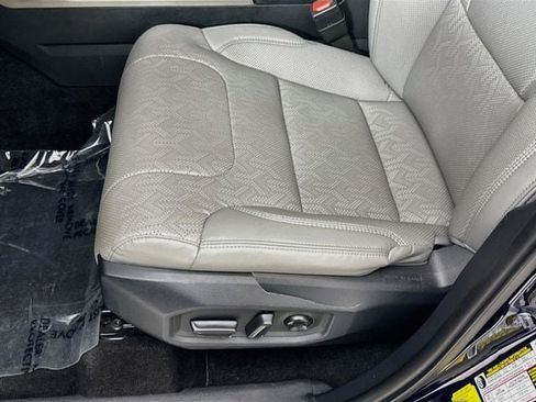 Used 2023 Toyota Tundra Limited w/ Power Package AWD/4WD image 19