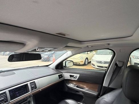 Used 2013 Jaguar XF RWD image 60