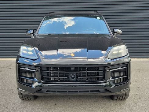 Certified 2025 Porsche Cayenne AWD/4WD image 10