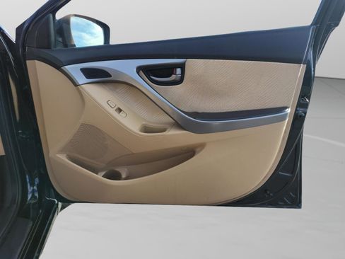 Used 2013 Hyundai Elantra GLS w/ Preferred Pkg image 28