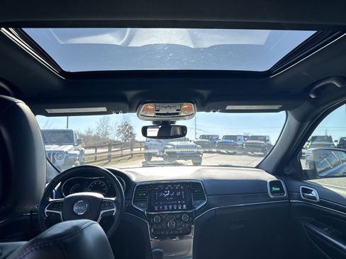 Used 2021 Jeep Grand Cherokee Limited image 21