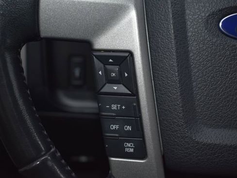 Used 2016 Ford Expedition Limited image 24