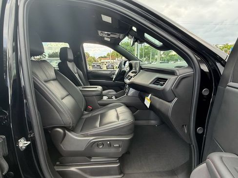Certified 2024 Chevrolet Suburban RST w/ Luxury Package AWD/4WD image 20