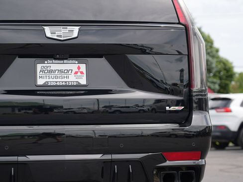 Used 2024 Cadillac Escalade V AWD/4WD image 10