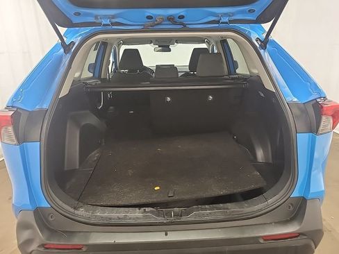 Used 2021 Toyota RAV4 XLE AWD/4WD image 12