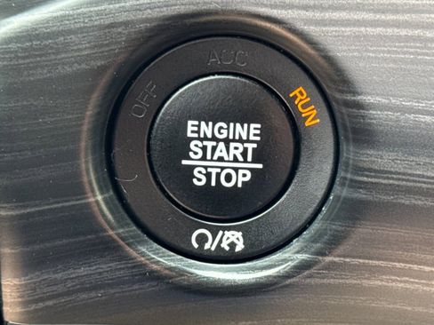 Used 2021 Jeep Grand Cherokee Limited image 31