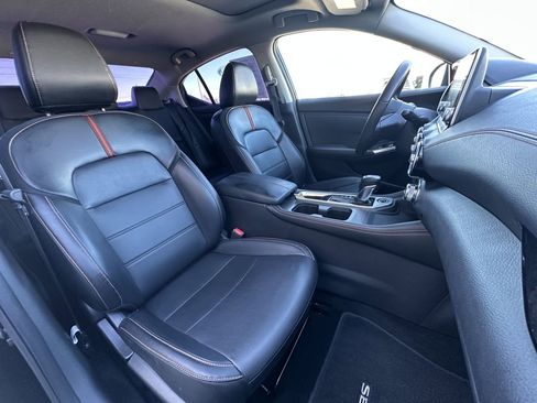 Used 2023 Nissan Sentra SR w/ SR Premium Package image 12