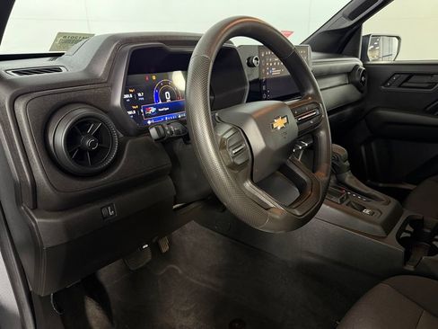 Used 2024 Chevrolet Colorado W/T RWD image 15