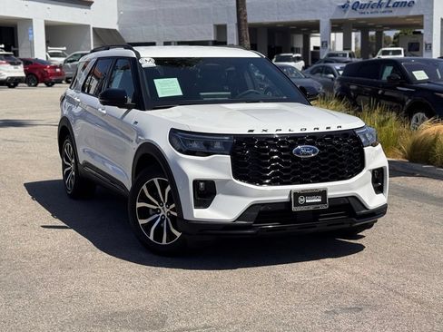 Used 2026 Ford Explorer ST-Line RWD image 2
