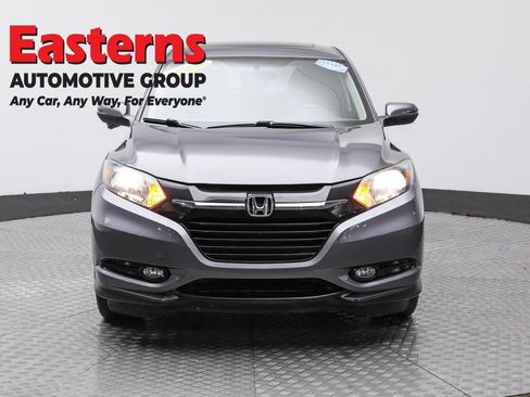Used 2017 Honda HR-V EX image 2