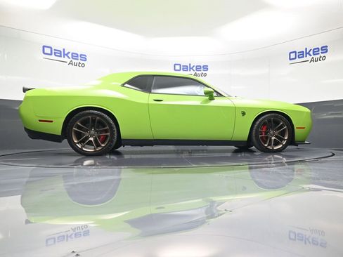 Used 2019 Dodge Challenger SRT Hellcat Redeye image 37